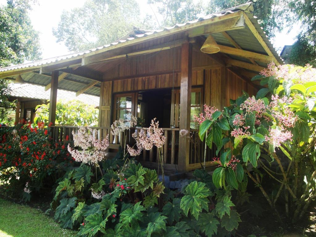 Gardenia Country Inn Tomohon Quarto foto