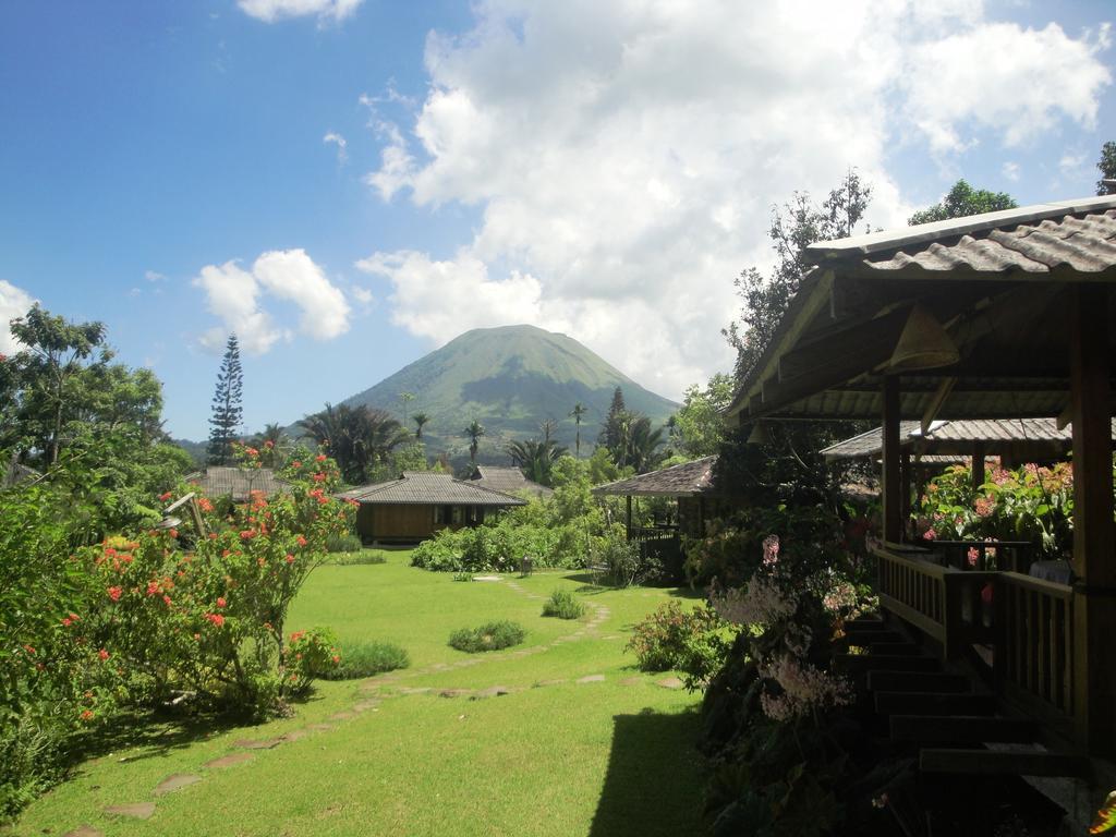 Gardenia Country Inn Tomohon Quarto foto